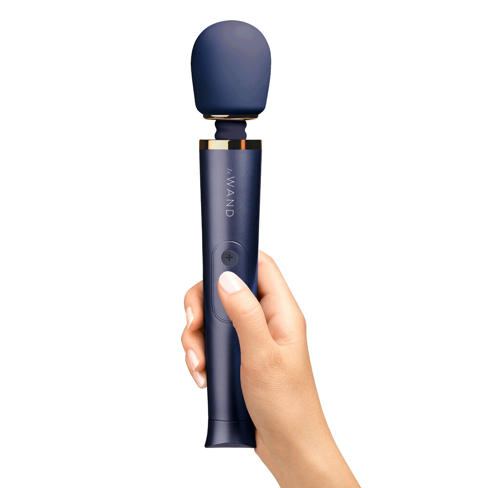 | Le Wand Petite Rechargeable Vibrating Wand Massager